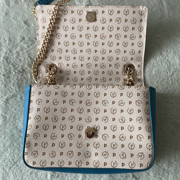 High end Italian cross body bag by Pollini. Brand new no tags in a dust bag. - Picture 2 of 6